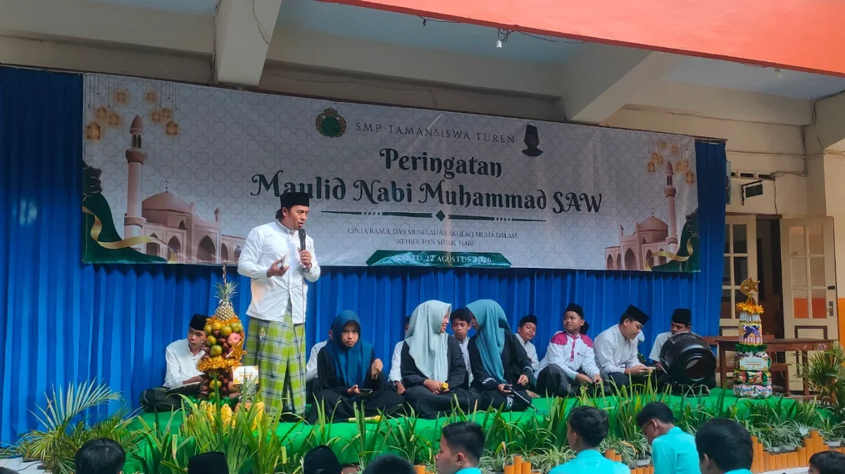 Membumikan Akhlak Rasulullah, SMP Tamansiswa Turen Gelar Peringatan Maulid Nabi 1448 H dengan Khidmat
