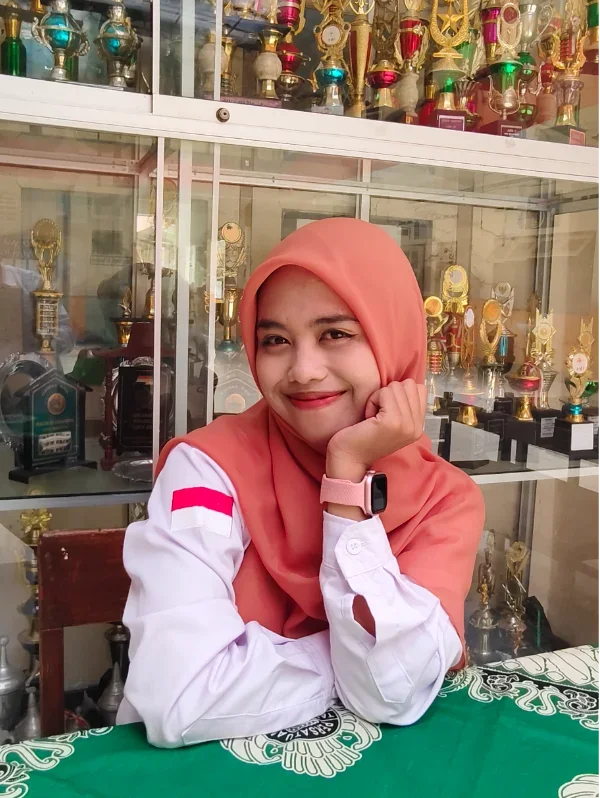 Ni Olivia Hanny Y, S.Si