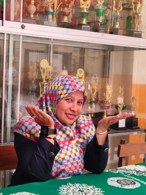 Nyi Dewi Hariati, S.Pd